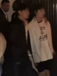Bắt gọn V (BTS) và Park Bo Gum "hẹn hò" hộp đêm ở Pháp, dân mạng có phản ứng khác lạ