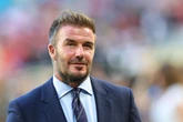 David Beckham ra tay hàn gắn với Brooklyn nhưng nhận lại sự lạnh lùng đến đau lòng