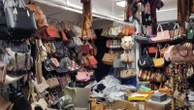 Đột kích kho hàng chứa toàn Louis Vuitton, Gucci, Chanel... "fake" chất thành đống, cảnh sát phanh phui vụ án hàng giả trị giá tới 26.000 tỷ đồng