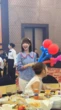 Hoà Minzy dẫn Bo Thúi đến dự sinh nhật con trai Quang Hải, chiếm spotlight với visual "hack tuổi" tưởng đâu gái mới lớn
