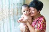Đứa trẻ ngủ cùng bà trước 3 tuổi sẽ ảnh hưởng đáng kể đến tính cách, bố mẹ nên biết để cân nhắc!