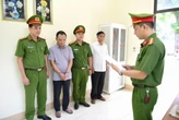 Cận cảnh khám xét Công ty Athena Việt Nam của 'trùm mỹ phẩm giả' Đường Văn Thiết