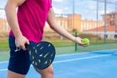 Drama pickleball: "Lén đi chơi với bạn mới, tôi bị đồng nghiệp xem như kẻ phản bội"