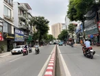 Hà Nội tiến tới không còn xe máy chạy xăng trong vành đai 1: Cư dân chung cư sạc pin xe điện ở đâu?
