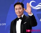 Drama căng nhất Hàn Quốc lúc này: Lee Byung Hun bị đem ra làm trò cười trên sóng trực tiếp, netizen phẫn nộ “vô duyên vừa thôi”
