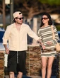 Paparazzi bắt gặp vợ chồng con cả nhà Beckham tay trong tay ở bến tàu, giữa lúc bị 2 em trai "block"