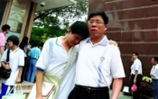 Nam sinh thi trượt đại học nhưng 30 năm sau bàng hoàng nhận thông báo "đã có bằng tốt nghiệp, đang làm lãnh đạo bệnh viện"