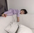 Con đang ngoan nhưng cứ nhìn thấy mẹ là lăn ra quấy khóc: Tín hiệu đáng mừng!