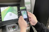 Nhận lương hưu, trợ cấp qua ATM có phải đóng thuế?
