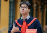 "Thủ khoa kép" toàn quốc duy nhất năm 2025: "Nếu cẩn thận hơn, có thể em đã được tối đa môn Tiếng Anh"