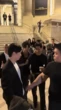 Ảnh siêu hot trong ngày: V (BTS) - Park Bo Gum tình tứ choàng tay, nép mình tạo 7749 kịch bản đam mỹ!