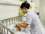 Bé sơ sinh ở Cao Bằng nguy kịch sau ca đẻ rơi: Gia đình tự cắt rốn buộc chỉ thô, dùng dao lam rạch da 'giải bệnh'