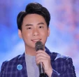 "Nam thần bolero" từng phải bưng bê, ngồi góc đường ăn bánh mì nơi xứ người
