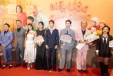 Clip hot: Mỹ nhân Vbiz xách váy trên thảm đỏ mà tưởng đại minh tinh đi catwalk, thần thái này không thi Hoa hậu quá phí
