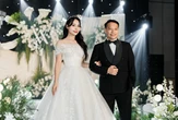 Ảnh nét căng đám cưới HLV Vũ Hồng Việt và BTV của VTV, chú rể U50 vẫn bảnh bao, visual cô dâu gây sốt