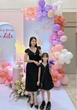 Lê Phương đưa con gái dự tiệc, lời nhắn giản dị bất ngờ khiến khán giả xúc động nhớ đến Quý Bình