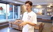 Nam ca sĩ độc thân tuổi 36: Sở hữu penthouse vài chục tỷ, có phòng gym riêng, nuôi 8 con mèo