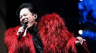 Tùng Dương: "Tôi đi hát event, hát cứ giật tưng tưng lên, khán giả không ai hiểu gì"