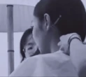 Netizen đào lại phản ứng của "bà cố nội visual" Irene khi có người hút thuốc trước mặt khiến Jennie tiếp tục bị chỉ trích