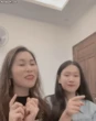 Mẹ Sơn Tùng hát mừng “giai yêu” đạt 50 triệu view, nhưng danh tính cô gái ngồi cạnh mới gây chú ý