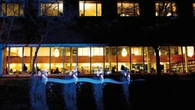 Sinh viên "bóc trần" sự thật bên trong thư viện Harvard lúc nửa đêm: Đừng bao giờ thắc mắc sao trường toàn tỷ phú!