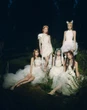 "Em gái BTS" lại gặp kiếp nạn: Hết tranh cãi outfit, E.P mới bị trang phê bình âm nhạc chỉ trích “bắt chước, tham khảo trắng trợn”