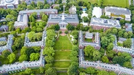 Cán bộ tuyển sinh của Harvard nói thẳng: "Bạn có thể vào trường nhờ kỹ năng rửa bát chứ không phải vì học giỏi"
