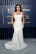 Thảm đỏ SAG: Selena Gomez o ép vòng 1 so kè Anne Hathaway - Emma Stone, sao gốc Việt lên đồ độc lạ tranh spotlight
