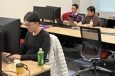 Công ty thưởng tiền cho nhân viên "chịu" đến văn phòng, ăn trưa với đồng nghiệp