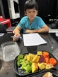 Con trai làm văn tả việc tốt đã làm, nam nhạc sĩ nổi tiếng đọc xong phải thốt lên: Quá nhiều điều hoang đường