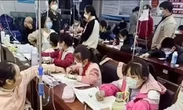 Học sinh bị sốt, giáo viên chuyển phòng học, phản ứng phụ huynh khiến hàng ngàn người "sốc" nặng: Đây là cha mẹ kiểu gì?