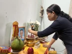 Mẹ đau đớn tìm người đã tông chết con trai