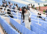 Bạn gái Văn Lâm đến sân cổ vũ cho tuyển Việt Nam, gây chú ý bởi nhan sắc xinh đẹp