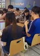 Rạng sáng ở cửa hàng tiện lợi, một nhóm "học bá" Thanh Hoa và hành động gây tranh cãi