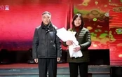 Con quá ngỗ nghịch, bà mẹ soạn một bản hợp đồng cá cược "vô lý": Cái kết 20 năm sau vượt ngoài tưởng tượng