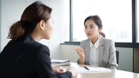 Khi được sếp giao việc, người thường sẽ nói: "Em không biết", người EQ cao đối đáp theo cách này, đảm bảo được sếp quý!