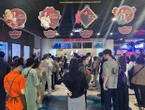 Đào, Phở Và Piano chỉ bán vé trực tiếp, khán giả xếp hàng dài từ sáng chờ đến lượt mua