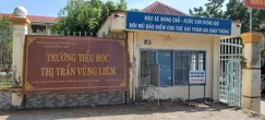 Cô giáo đánh học sinh bầm mông vì không làm bài được