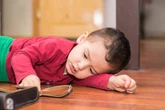 9 dấu hiệu nhận biết bệnh tự kỷ ở trẻ em, cha mẹ nên biết sớm