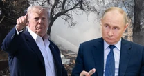 "Polityczny teatr". Donald Trump może mieć mniej kart, niż się wydaje. Moskwa wciąż trzyma go w garści