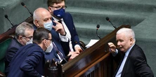 Podwyżki dla parlamentarzystów? Kaczyński miał im to obiecać