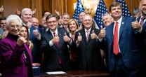 Wielka kapitulacja Partii Republikańskiej. Tak kongresmeni ugięli się pod presją Donalda Trumpa. "Potrzebowali przypomnienia, kto tu jest rozgrywającym"