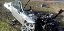 Makabryczny wypadek. To było bmw. Zostało przecięte na pół [ZDJĘCIA]