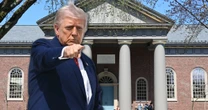 Donald Trump zadaje kolejny cios elitarnej uczelni. Ma ku temu trzy powody. Harvard nie podda się jednak bez walki