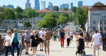 Łukasz szuka noclegu w Warszawie, a Justyna w Hiszpanii. Oferty zdumiewają