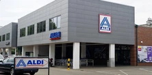 Aldi wycofuje popularne słodycze ze sklepów. Jest pilny apel do klientów. Chodzi o cztery partie!