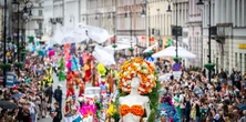 Zobacz jak się bawi miasto! Parada Syrenki przeszła ulicami...