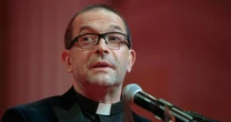 Ks. Jacek Stryczek i Szlachetna Paczka. Prokuratura wyjaśnia: Z naszego śledztwa nie wynika, że artykuł Onetu był nierzetelny. Nie podważamy też wypowiedzi bohaterów tego tekstu