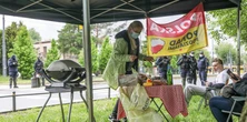 Znowu to zrobili! Ustawili grilla przed domem Jarosława Kaczyńskiego
