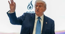Front rosyjsko-ukraiński przenosi się do gabinetów. "Walczą o uwagę Trumpa"